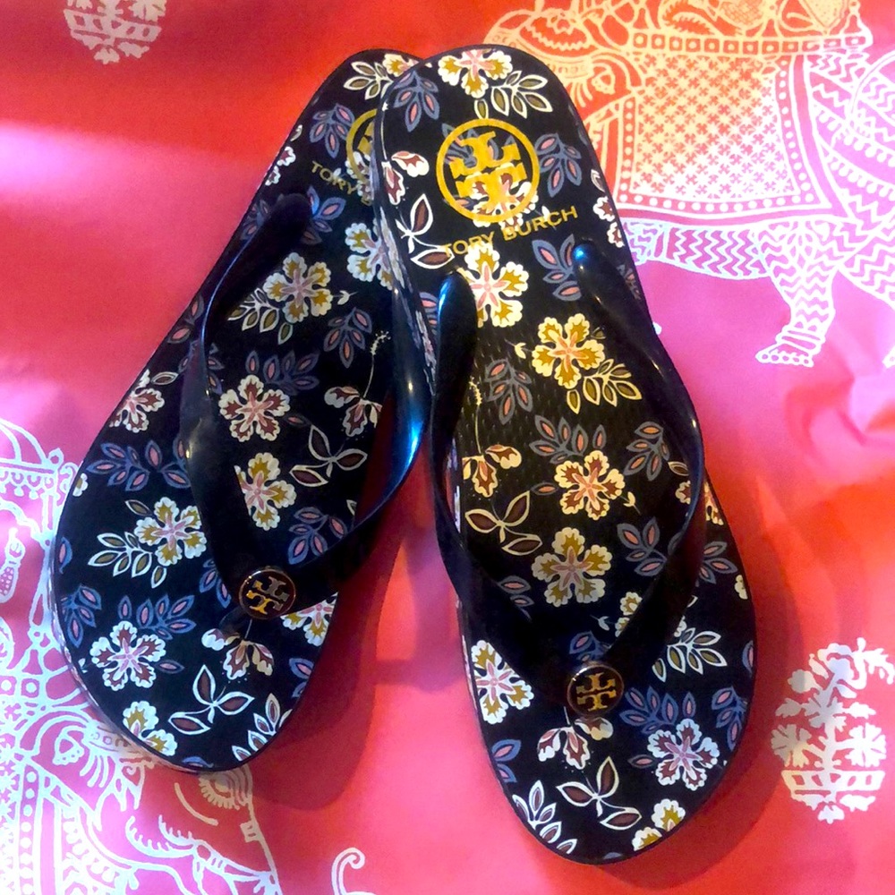 Brand New Tory Burch size 8 Classic wedge flip flop for sale!!!